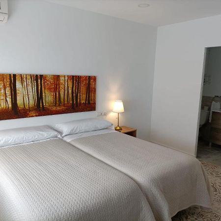 Hostal Las Encinas Villaviciosa de Odón Eksteriør billede