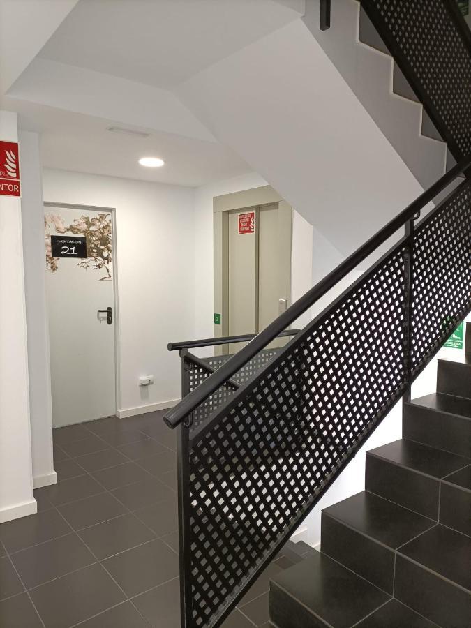Hostal Las Encinas Villaviciosa de Odón Eksteriør billede