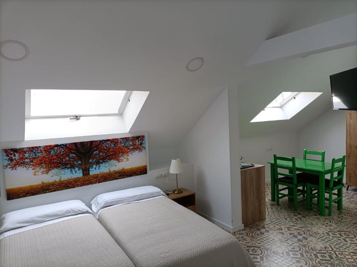 Hostal Las Encinas Villaviciosa de Odón Eksteriør billede
