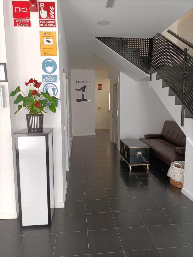 Hostal Las Encinas Villaviciosa de Odón Eksteriør billede