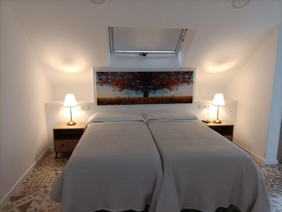 Hostal Las Encinas Villaviciosa de Odón Eksteriør billede