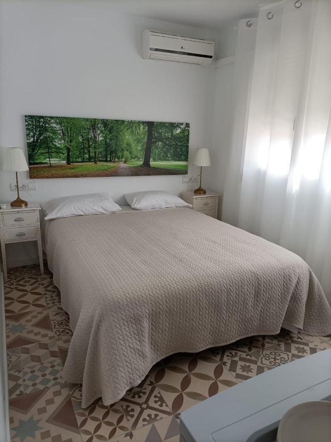 Hostal Las Encinas Villaviciosa de Odón Eksteriør billede