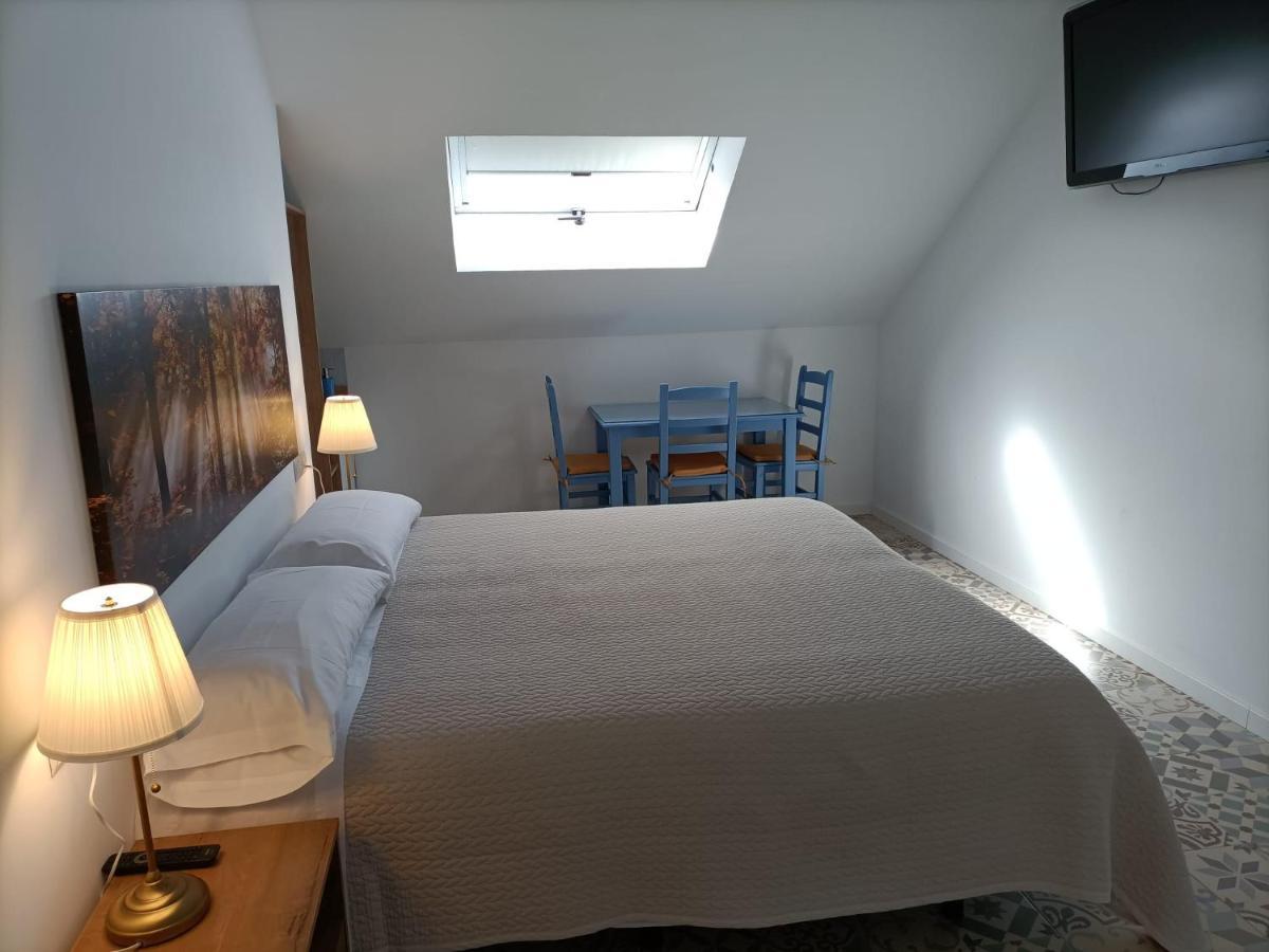 Hostal Las Encinas Villaviciosa de Odón Eksteriør billede