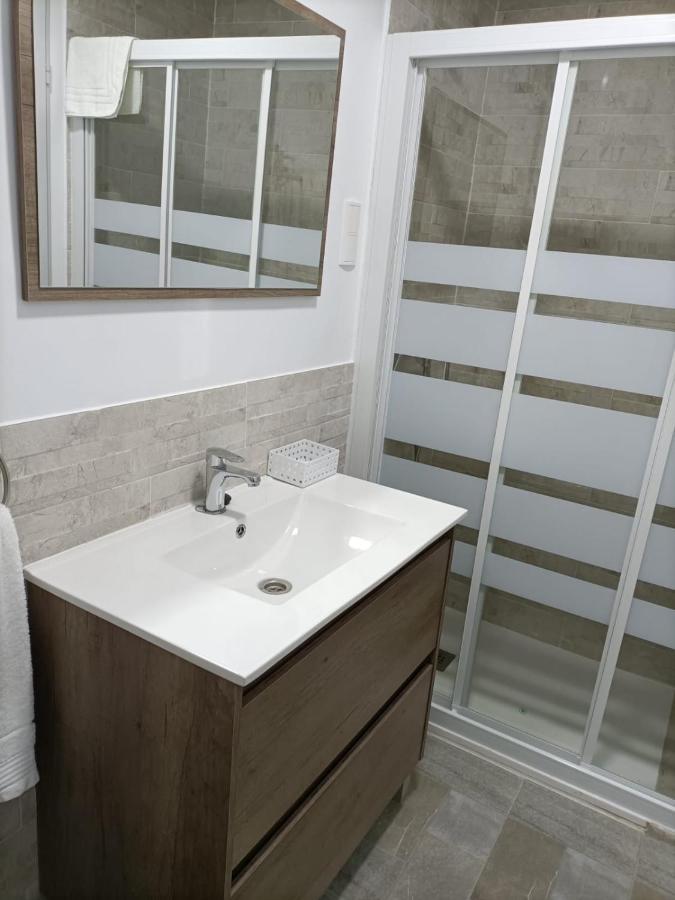 Hostal Las Encinas Villaviciosa de Odón Eksteriør billede