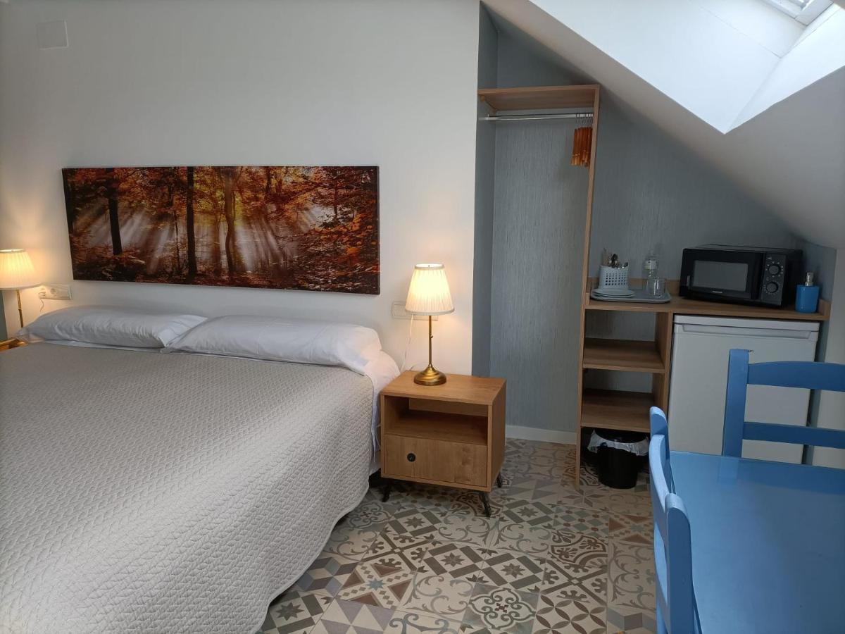 Hostal Las Encinas Villaviciosa de Odón Eksteriør billede