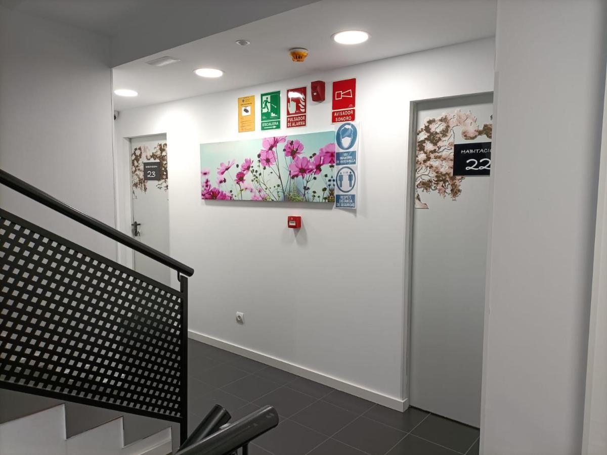 Hostal Las Encinas Villaviciosa de Odón Eksteriør billede