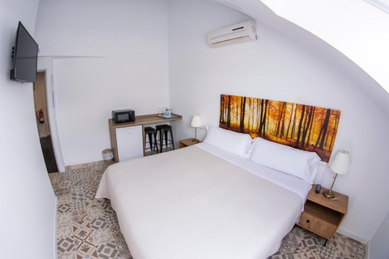 Hostal Las Encinas Villaviciosa de Odón Eksteriør billede