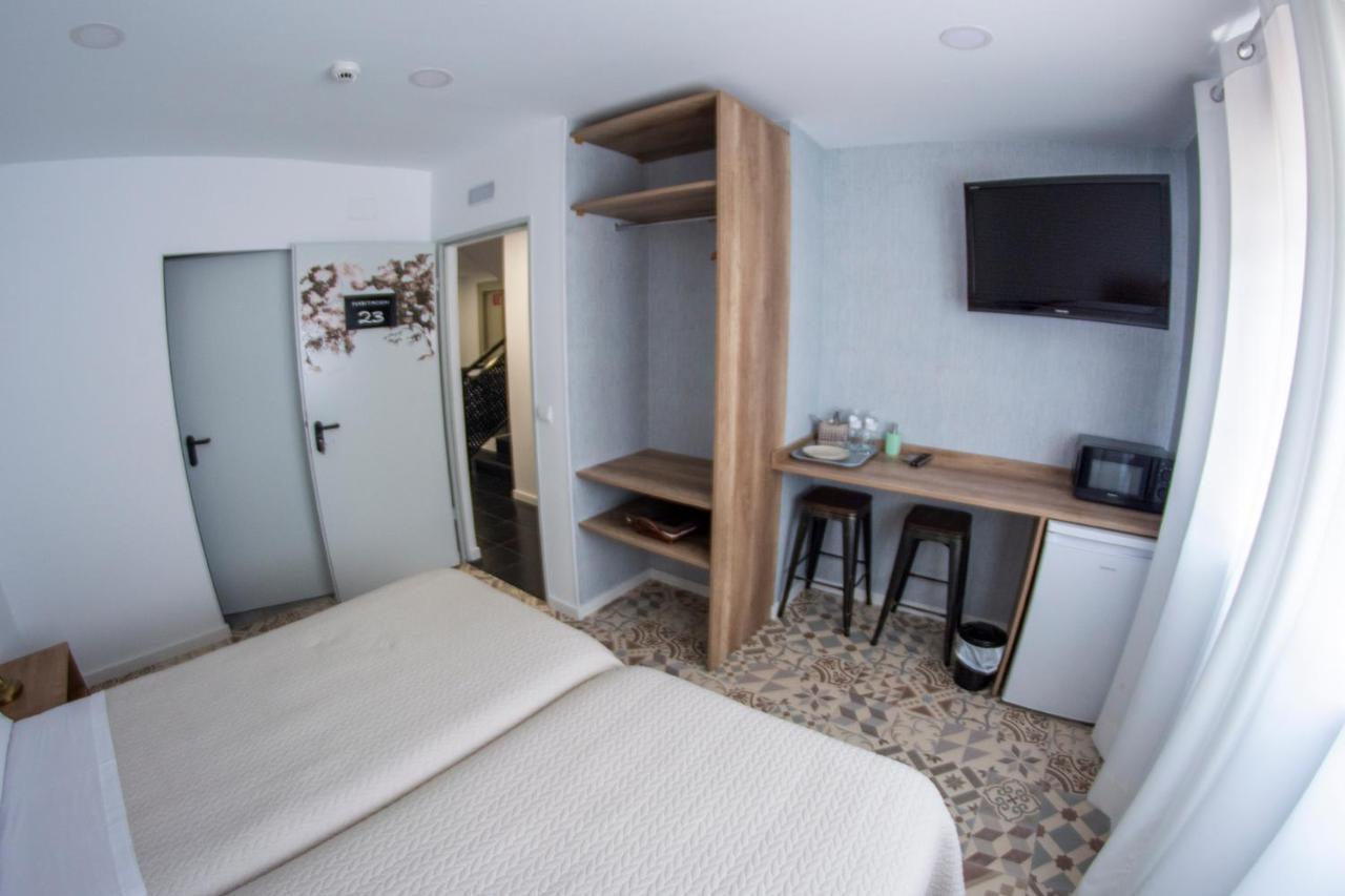 Hostal Las Encinas Villaviciosa de Odón Eksteriør billede