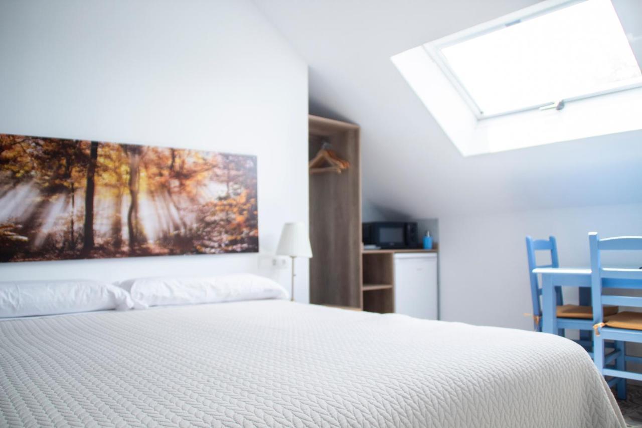 Hostal Las Encinas Villaviciosa de Odón Eksteriør billede