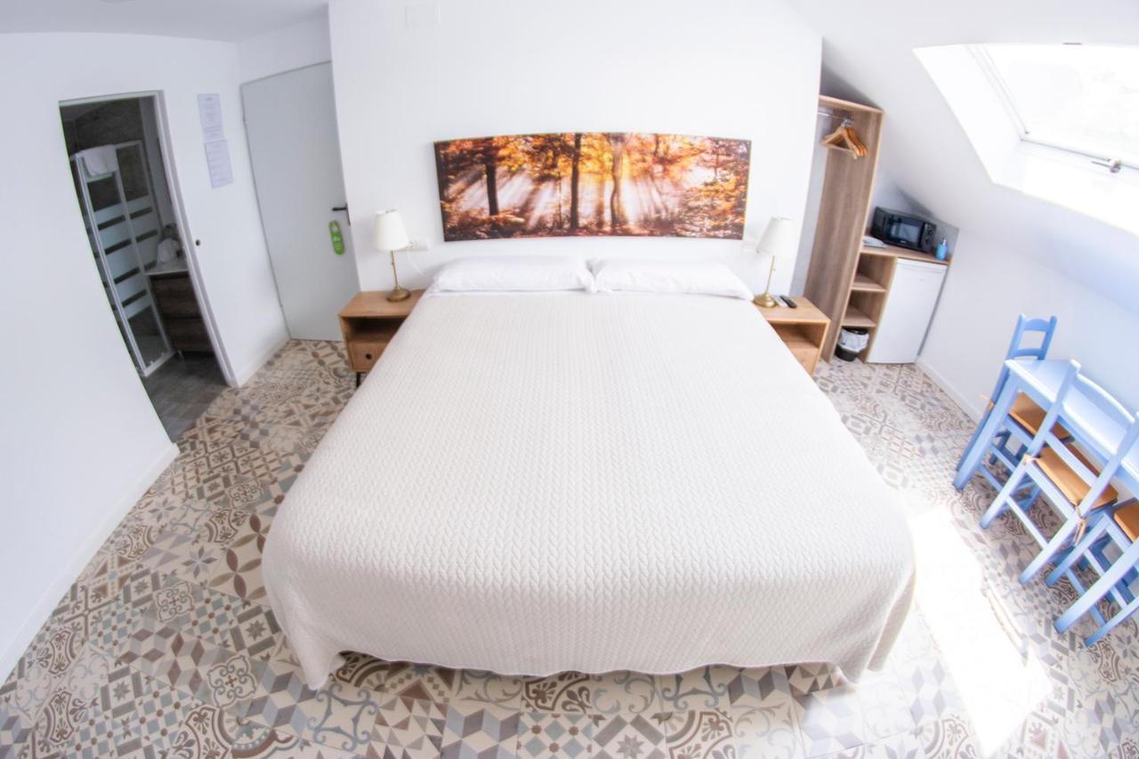 Hostal Las Encinas Villaviciosa de Odón Eksteriør billede
